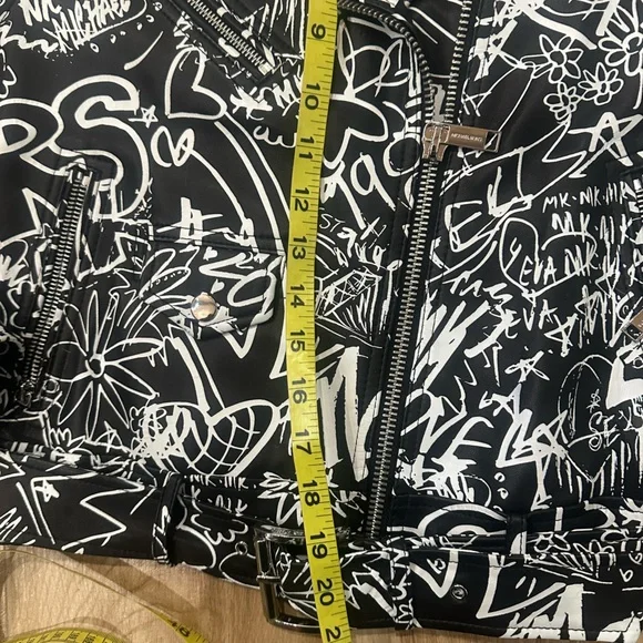 Michael Kors Graffiti Leather Black and White  Leather Moto Jacket SZ Small - Picture 9 of 10